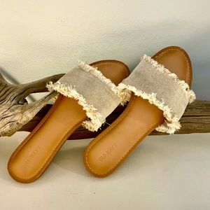 Old Navy - Size 9 - Sandals